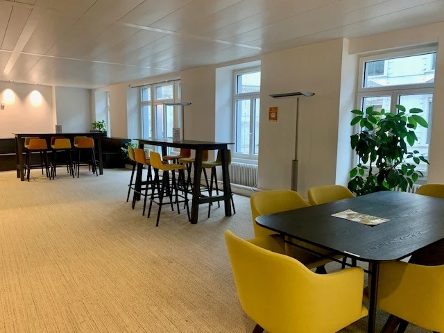 trust square office
